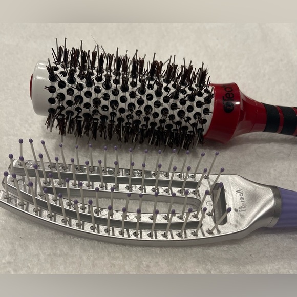 Professional hairstyling brushes - Picture 2 of 3